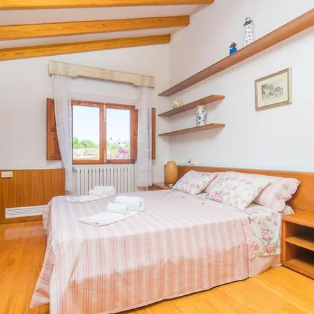 Villa Marjals 16 *